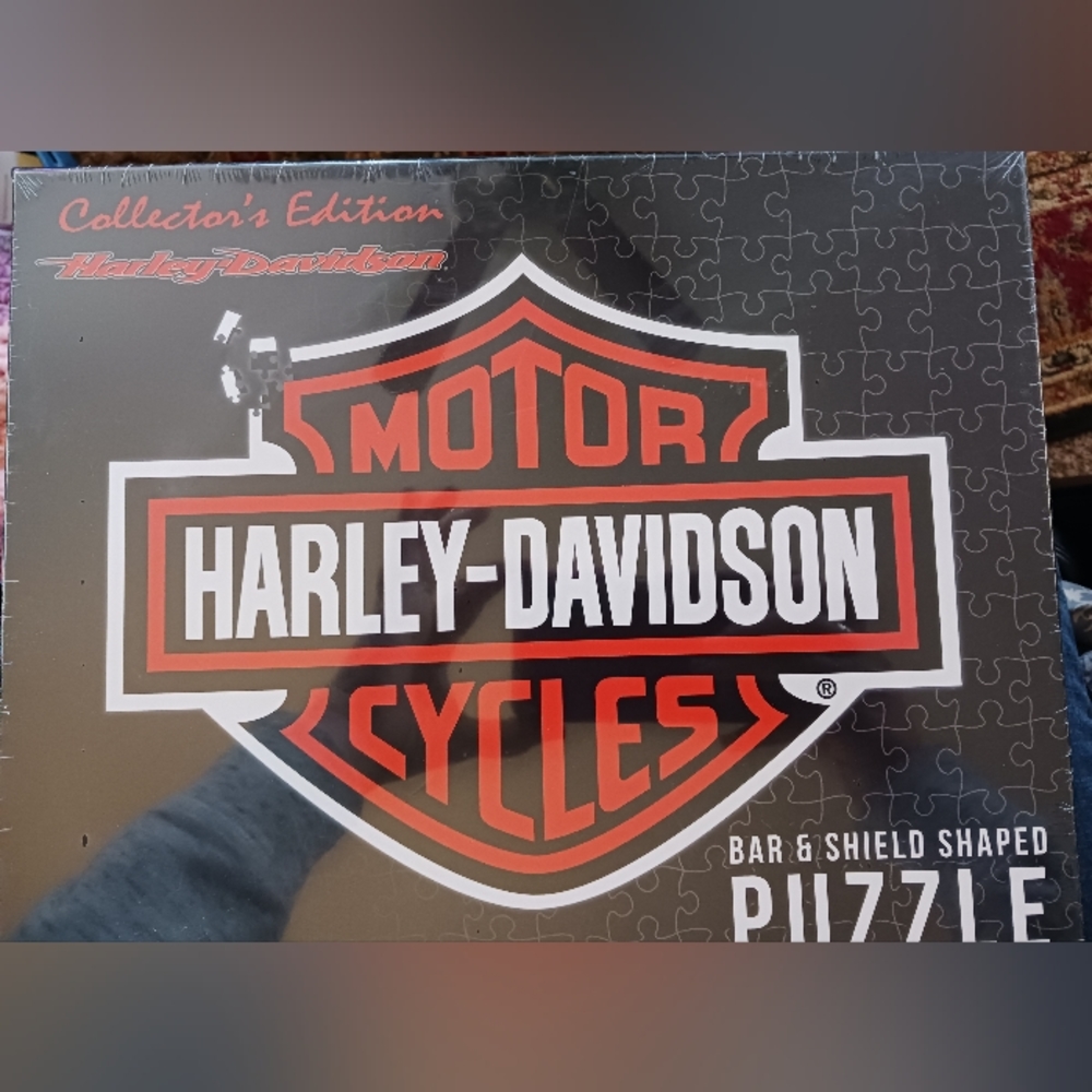 NIB HD Harley Davidson Bar & Shield shaped puzzle